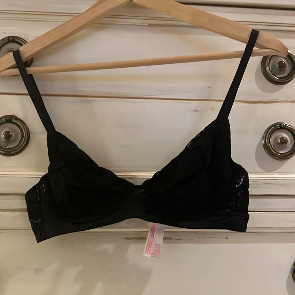 Victoria Secret Pink Black Lace Underwire Bra